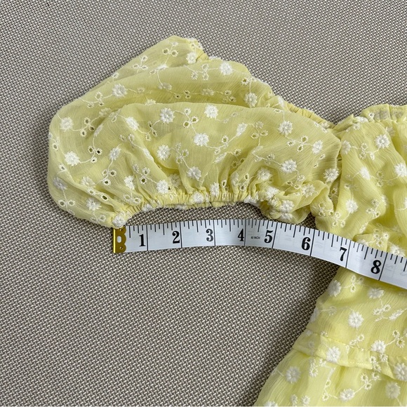 VICI Collection - Olia baby yellow puff sleeve off the shoulder top Size SM Wom - Picture 4 of 9